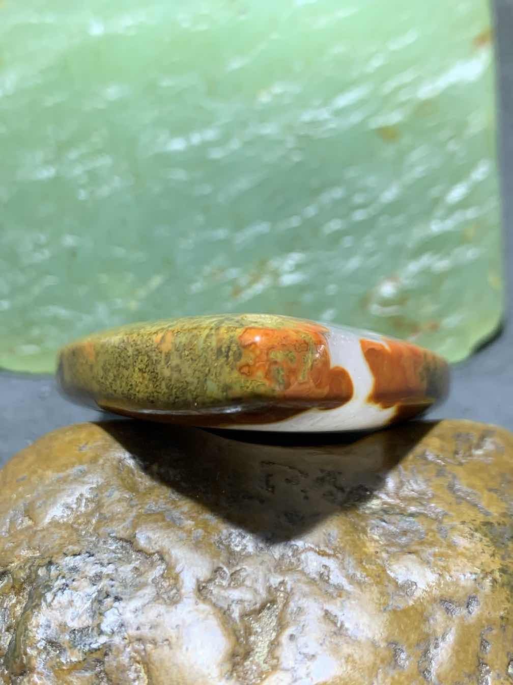 精美冰飘原皮草花纹战国红玛瑙水滴形吊坠一个