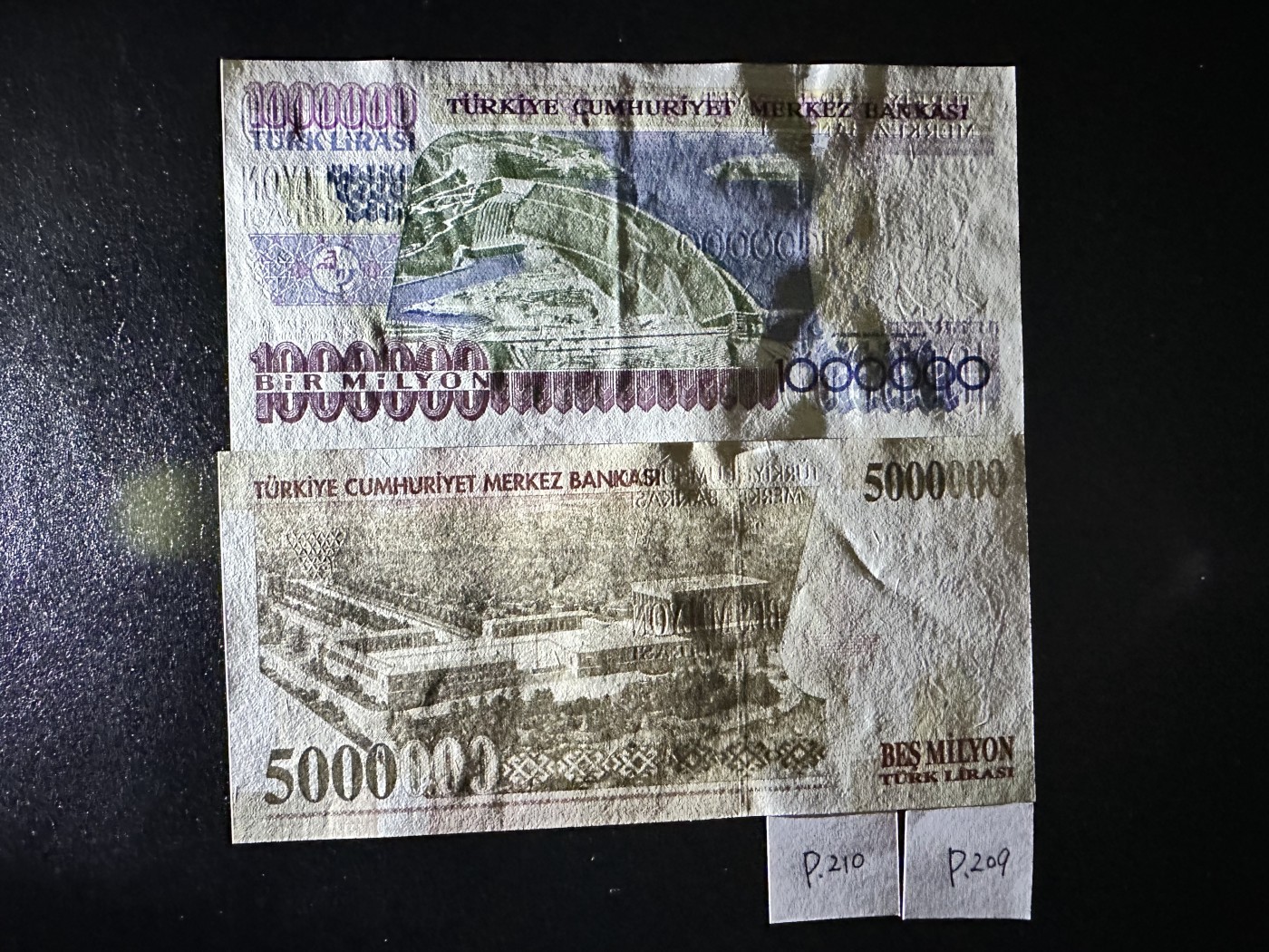 《外钞收藏家》第三百二十四期 地中海四国专场（土耳其/塞浦路斯/叙利亚/黎巴嫩） 土耳其1970年第二版100万/500万里拉一对（P209/P210）500万全新 100万疑似有折