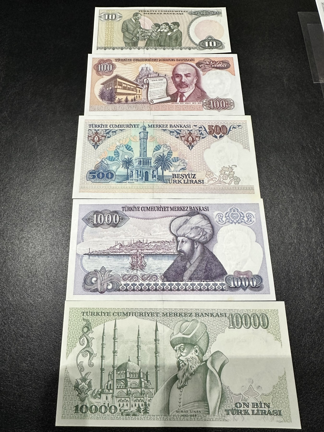 《外钞收藏家》第三百二十四期 地中海四国专场（土耳其/塞浦路斯/叙利亚/黎巴嫩） 土耳其1970年第二版10/100/500/1000/1万里拉（P193-P196、P200）全新 有三张轻微潮