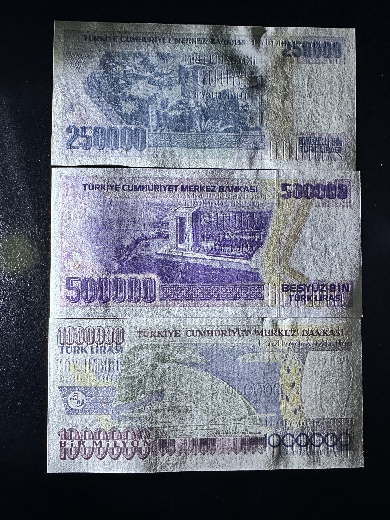 《外钞收藏家》第三百二十四期 地中海四国专场（土耳其/塞浦路斯/叙利亚/黎巴嫩） 土耳其1970年第三版25万/50万/100万里拉（P211-P213）全新