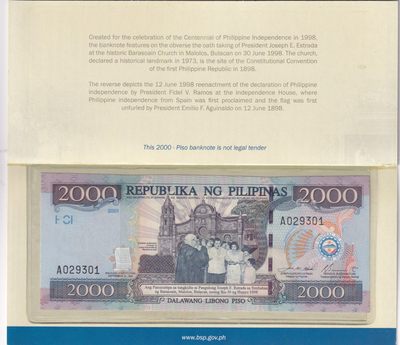 🌗乐淘淘世界纸币收藏拍卖 第36期🌓 【A029301】菲律宾2001年纸币 2000比索 纪念钞 无47 原装册 未发行缩小版A冠