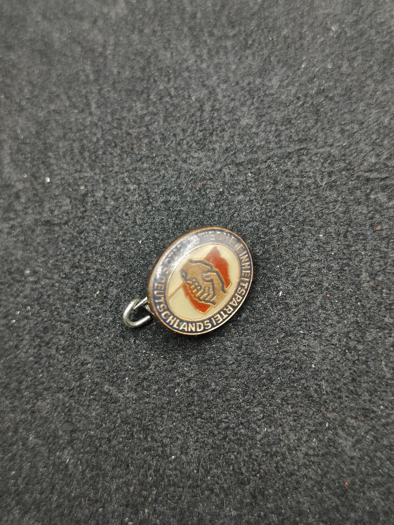 全场0元起拍 第121期 咸鱼国勋章拍卖专场 12月31日（周日）下午6：00开始 东德社会统一党党徽