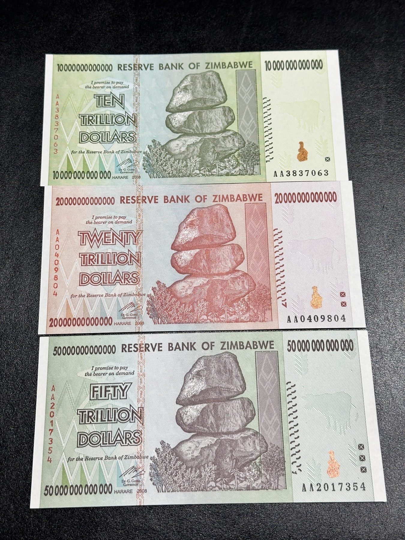 《外钞收藏家》第三百二十五期（连拍第二场） 津巴布韦三张一起 全新UNC