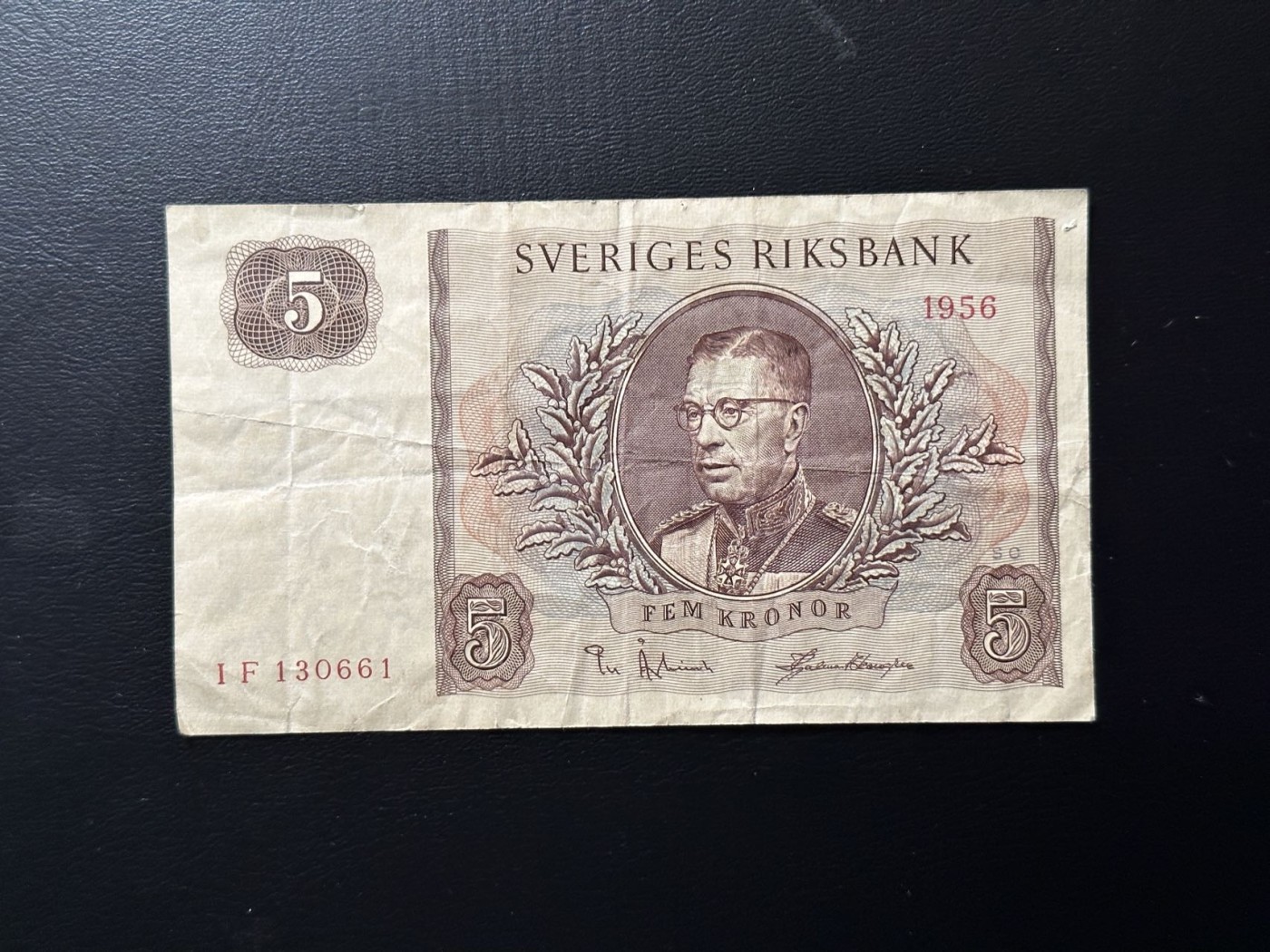 第三十六场！（本期有pmg记录仅两枚的顶级高货） 瑞典1956年5克朗，国王头像，品相au-，号码无47