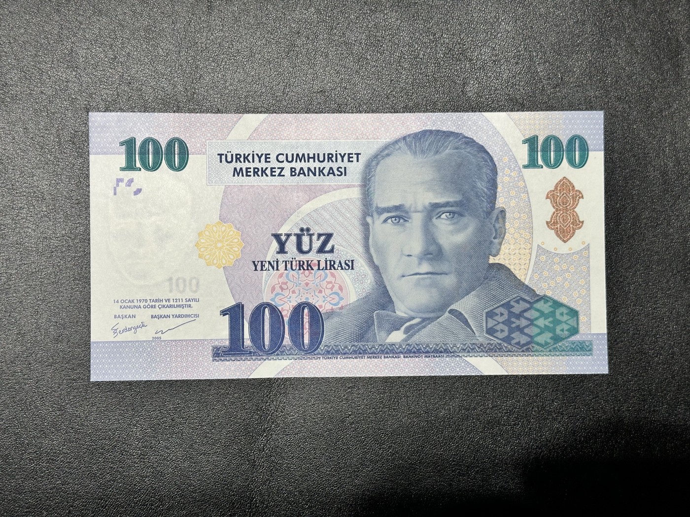 《外钞收藏家》第三百二十四期 地中海四国专场（土耳其/塞浦路斯/叙利亚/黎巴嫩） 土耳其2005年100新里拉（P221）全新