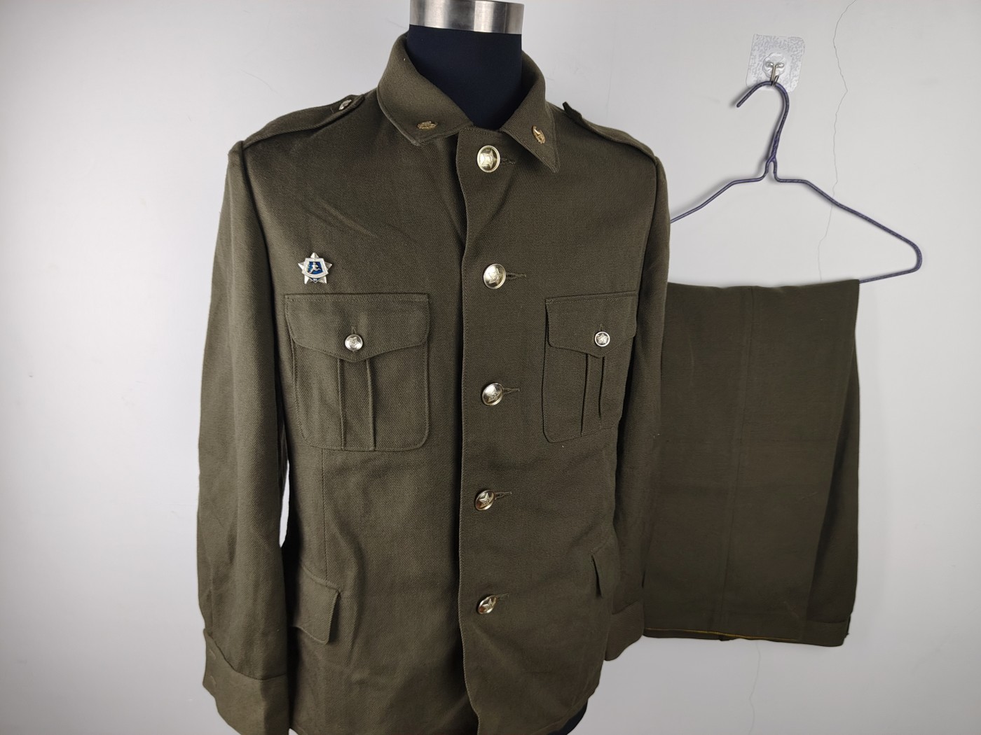 全场0元起拍 第121期 咸鱼国勋章拍卖专场 12月31日（周日）下午6：00开始 苏联91实验条例46-2 胸围102 肩宽44 衣长68 袖长59腰围72 裤长96