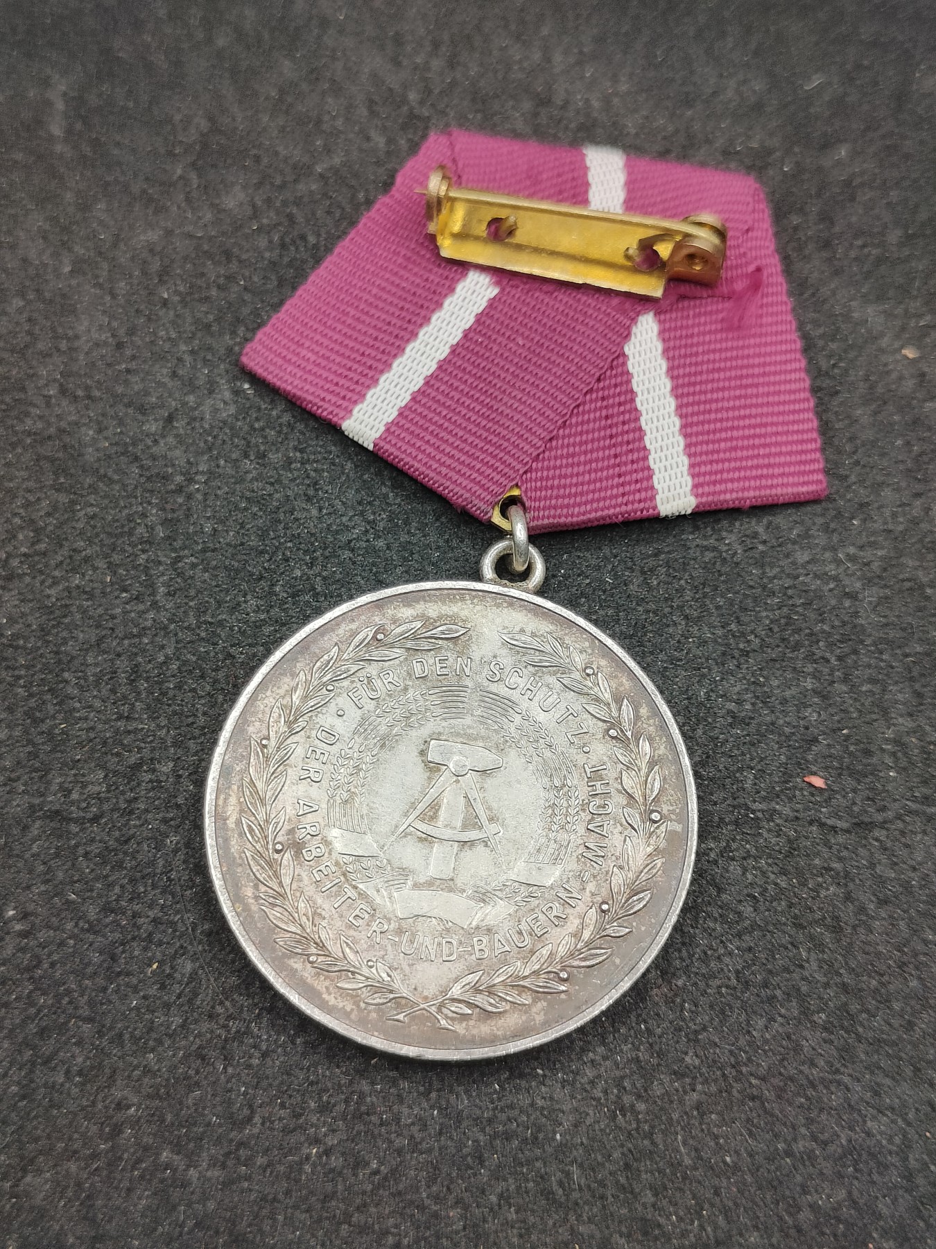 全场0元起拍 第121期 咸鱼国勋章拍卖专场 12月31日（周日）下午6：00开始 东德民防忠勤奖章