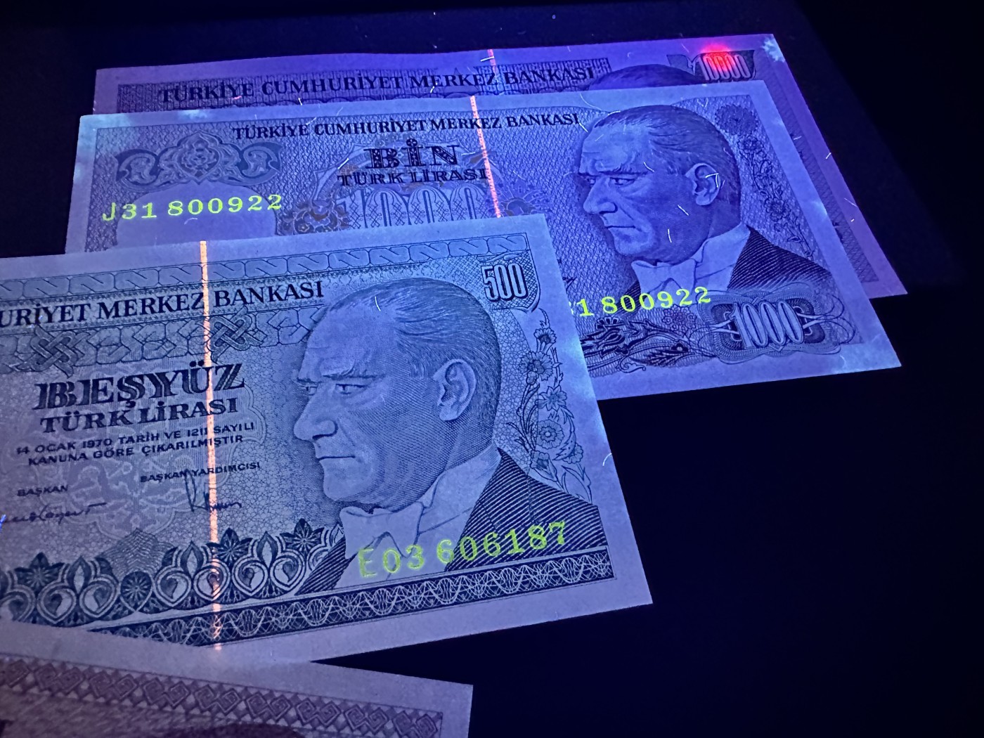 《外钞收藏家》第三百二十四期 地中海四国专场（土耳其/塞浦路斯/叙利亚/黎巴嫩） 土耳其1970年第二版10/100/500/1000/1万里拉（P193-P196、P200）全新 有三张轻微潮