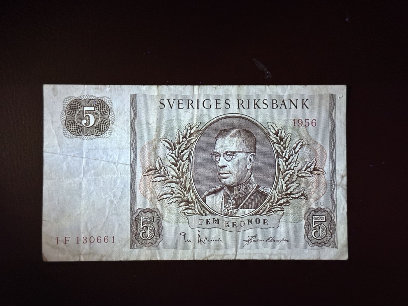 第三十六场！（本期有pmg记录仅两枚的顶级高货） 瑞典1956年5克朗，国王头像，品相au-，号码无47