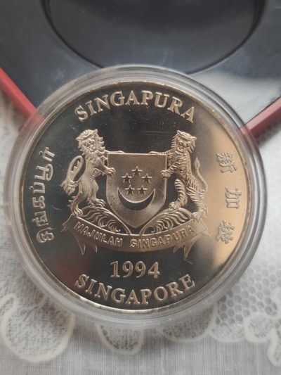 燕姐换藏第72拍 新加坡1994年狗年纪念币10元