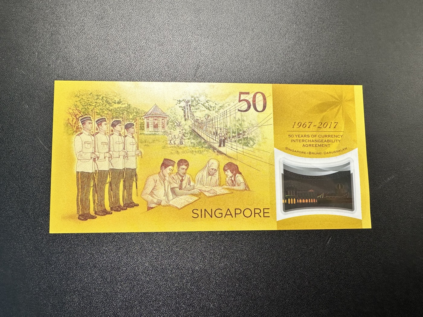 《外钞收藏家》第三百二十五期（连拍第二场） 2017年新加坡50元 纪念钞 全新UNC