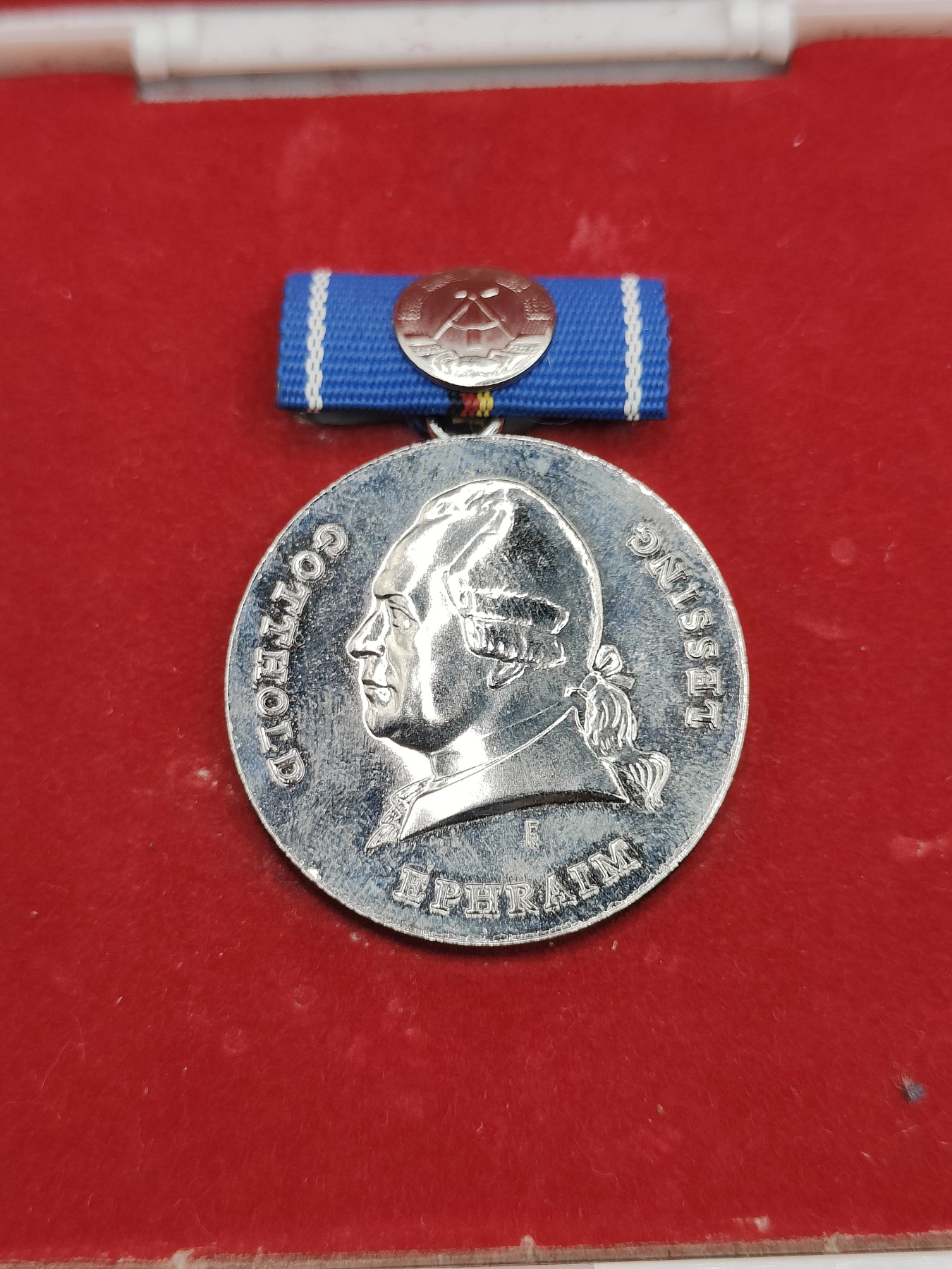 全场0元起拍 第121期 咸鱼国勋章拍卖专场 12月31日（周日）下午6：00开始 东德莱鑫奖章