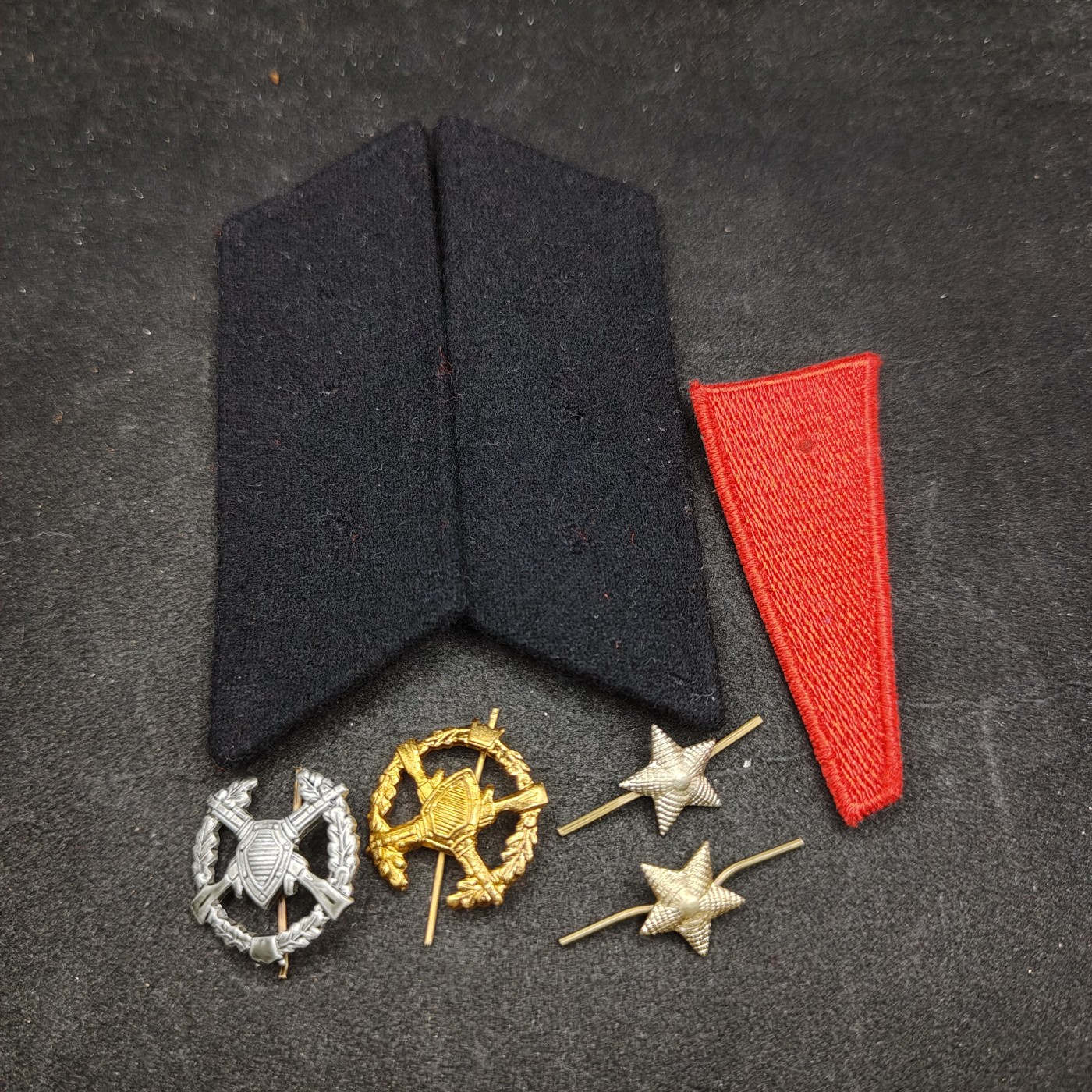 全场0元起拍 第121期 咸鱼国勋章拍卖专场 12月31日（周日）下午6：00开始 苏联领章领花一堆