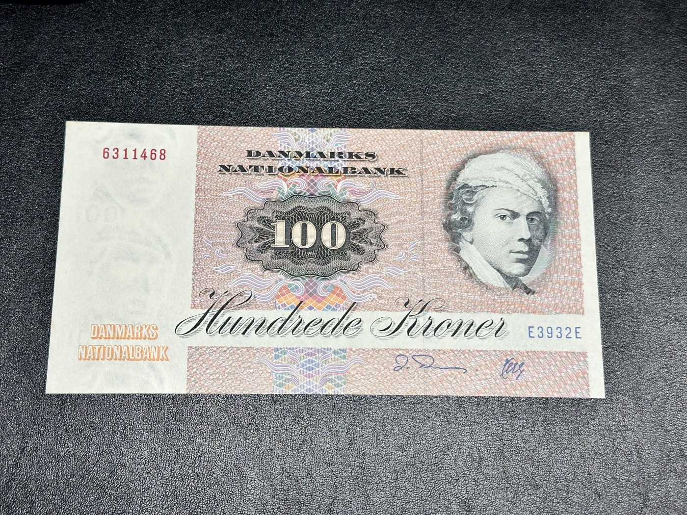 《外钞收藏家》第三百二十五期（连拍第二场） 丹麦动物版100克朗 UNC- 轻微潮