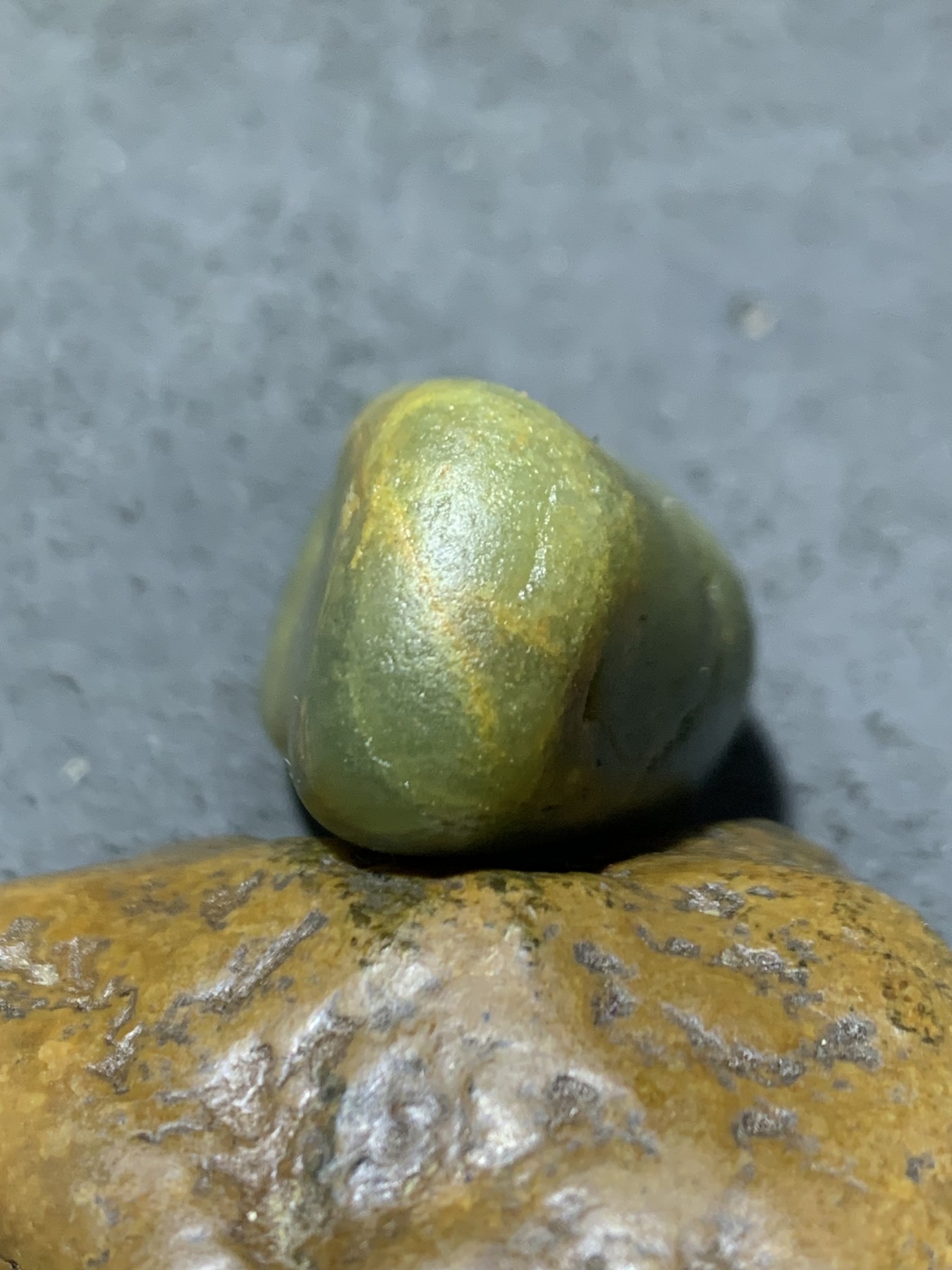 洒金皮和田青玉独籽一颗