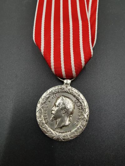 老王徽章拍卖第二十期 - 法国拿破仑三世1859远征意大利战役奖章   带银标