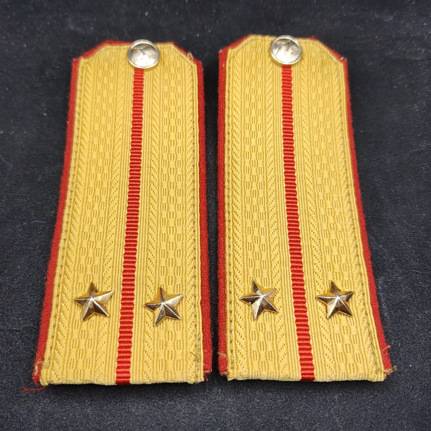 全场0元起拍 第121期 咸鱼国勋章拍卖专场 12月31日（周日）下午6：00开始 白俄罗斯现役礼服肩章一对