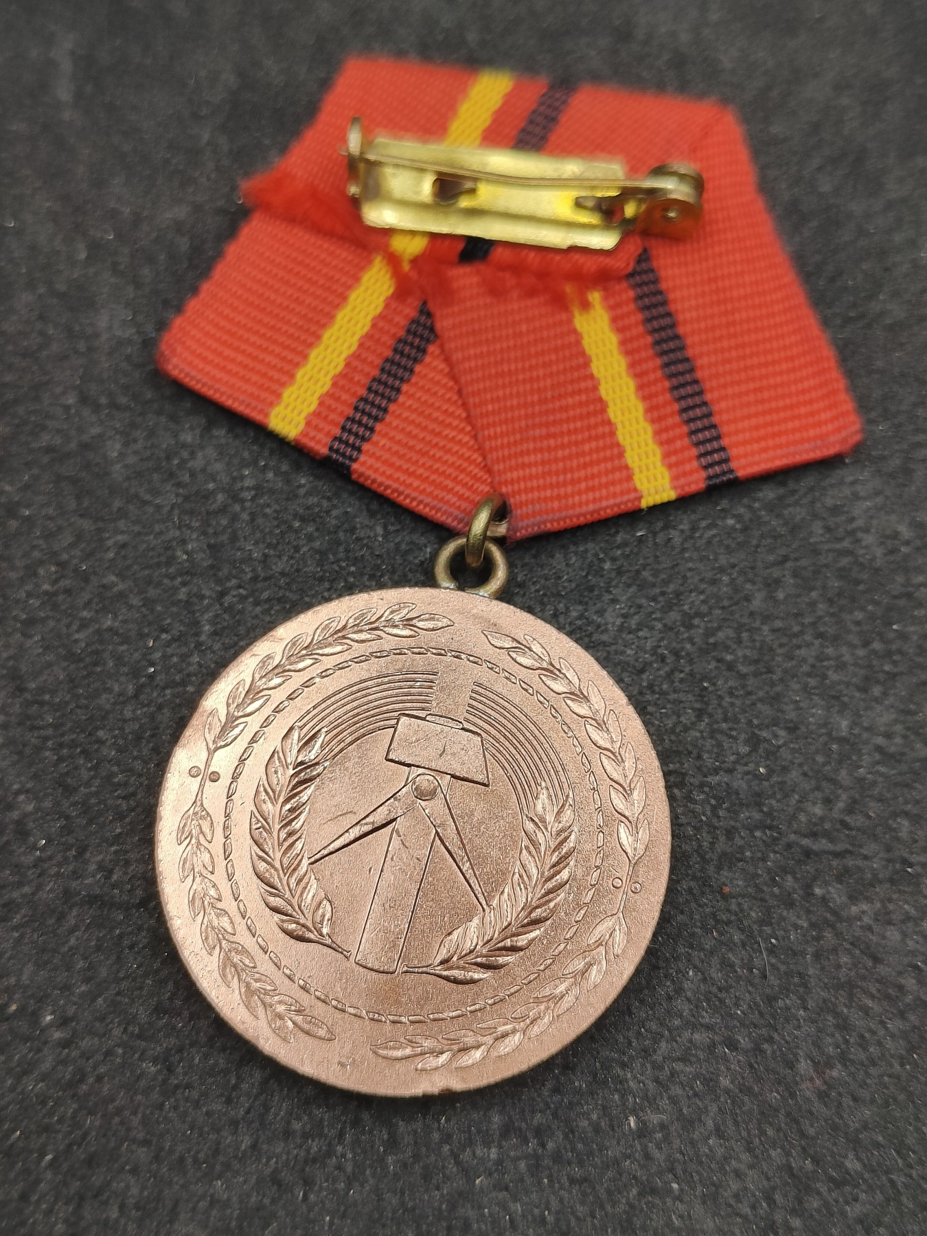 全场0元起拍 第121期 咸鱼国勋章拍卖专场 12月31日（周日）下午6：00开始 东德工战队功绩奖章