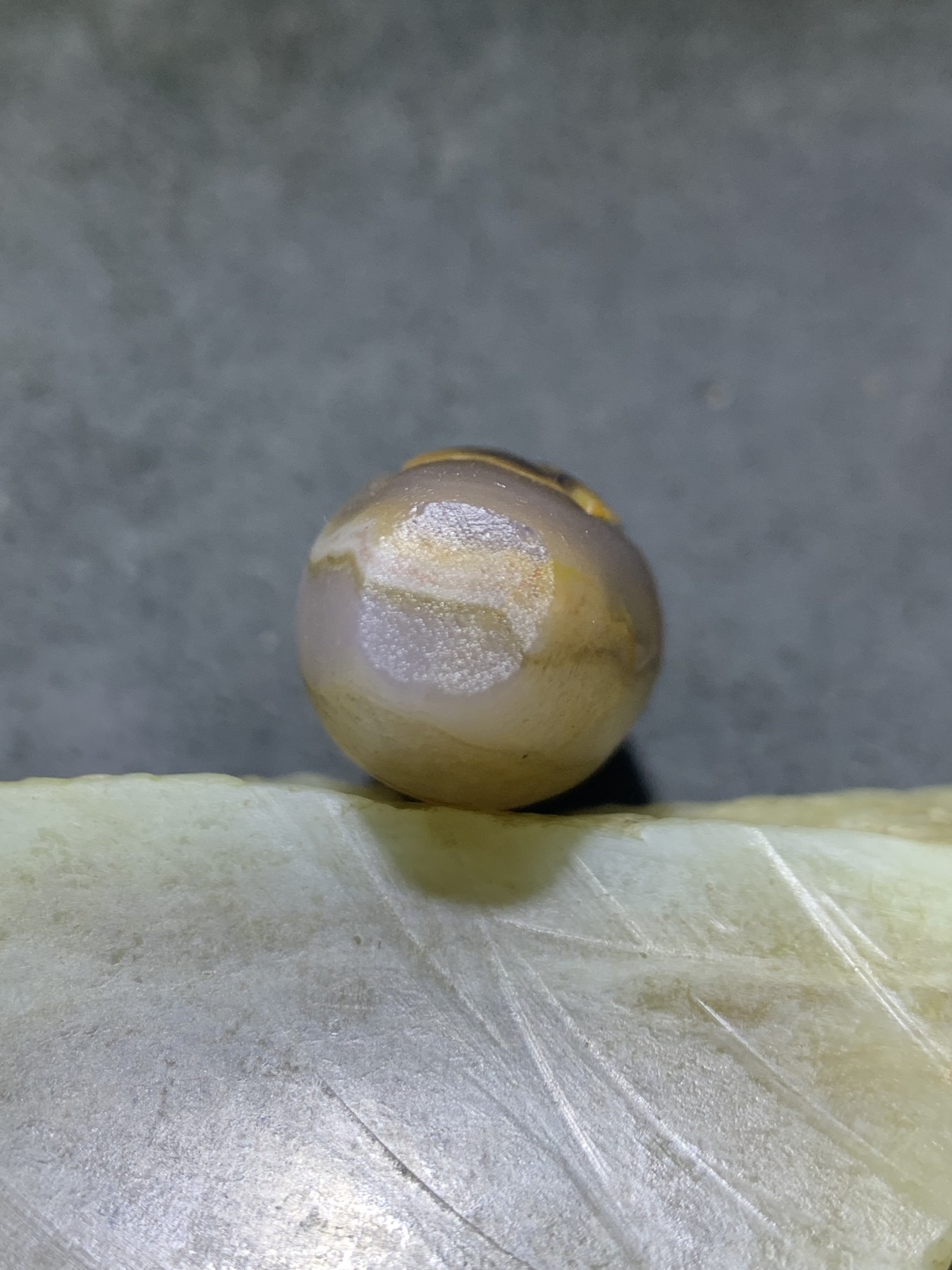精美亚光高玉化巴西玛瑙手工俏色巧雕花开见佛吊坠（把件）一个