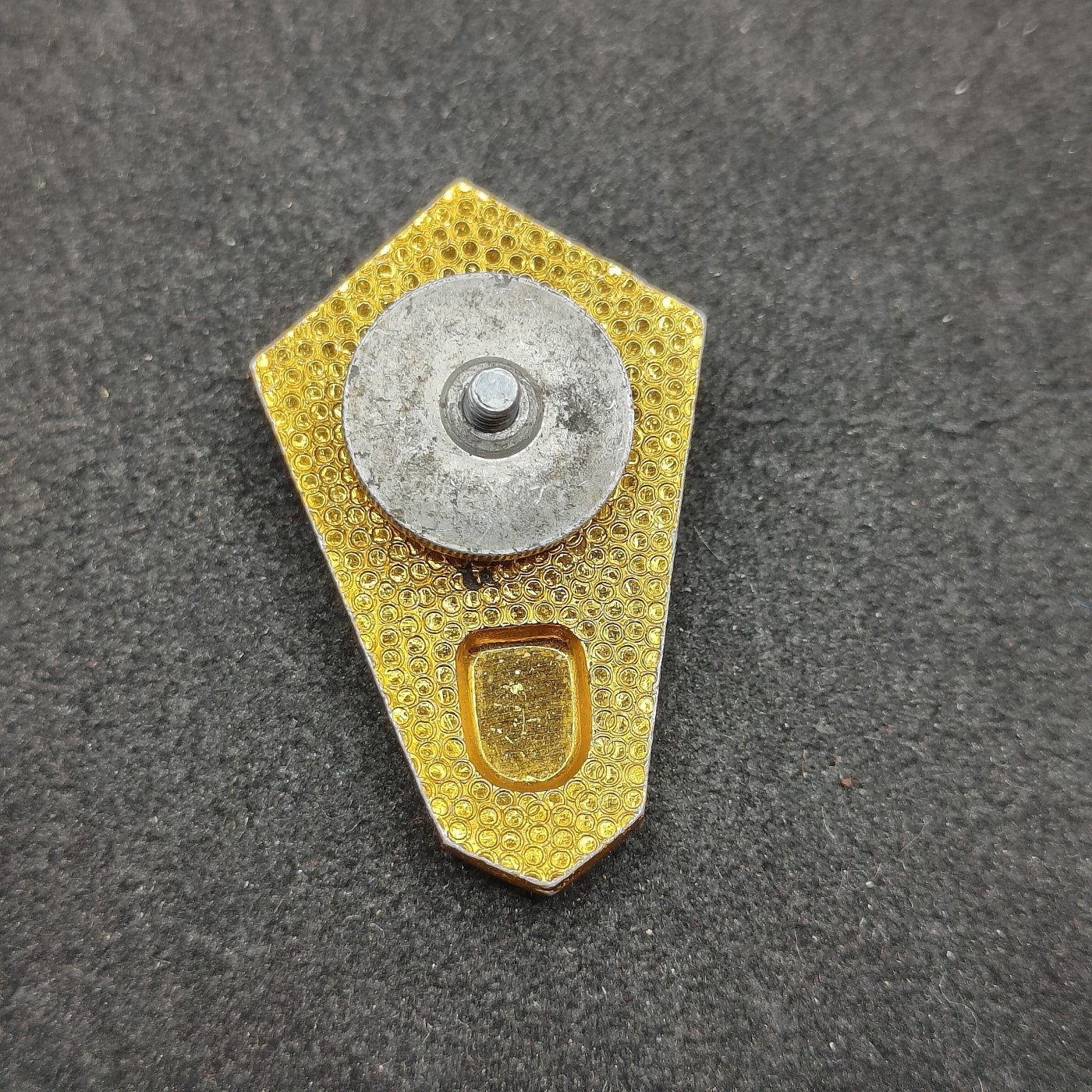 全场0元起拍 第121期 咸鱼国勋章拍卖专场 12月31日（周日）下午6：00开始 苏联理工学院毕业证章