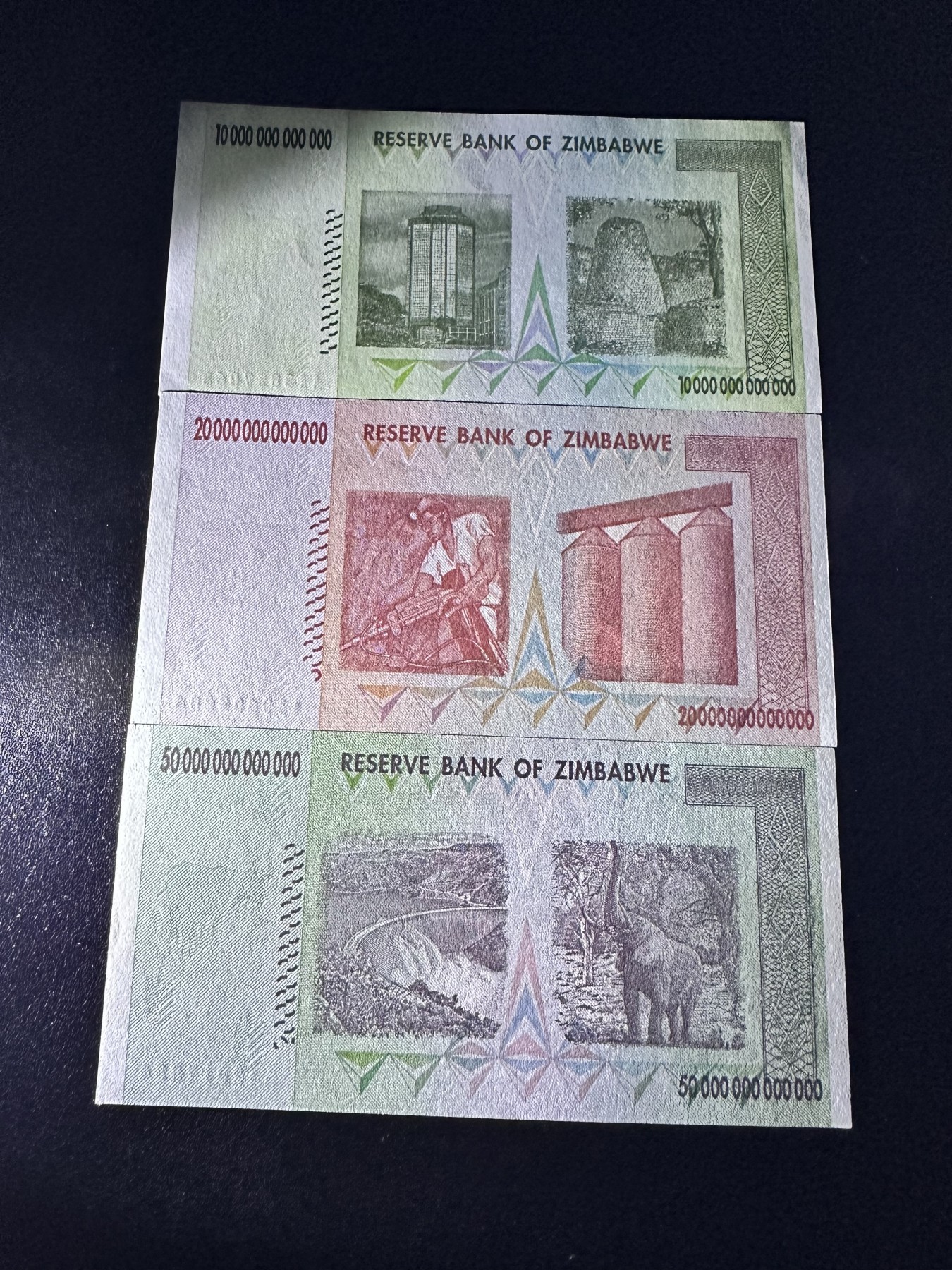 《外钞收藏家》第三百二十五期（连拍第二场） 津巴布韦三张一起 全新UNC