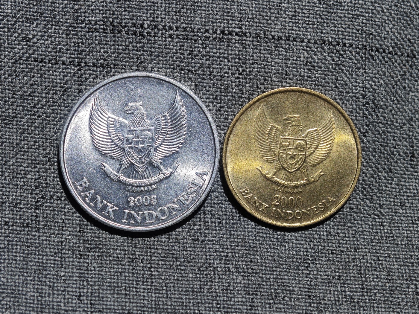 外国硬币收藏店第6期 原光印度尼西亚两种500卢比大型硬币，铝、铜2枚。