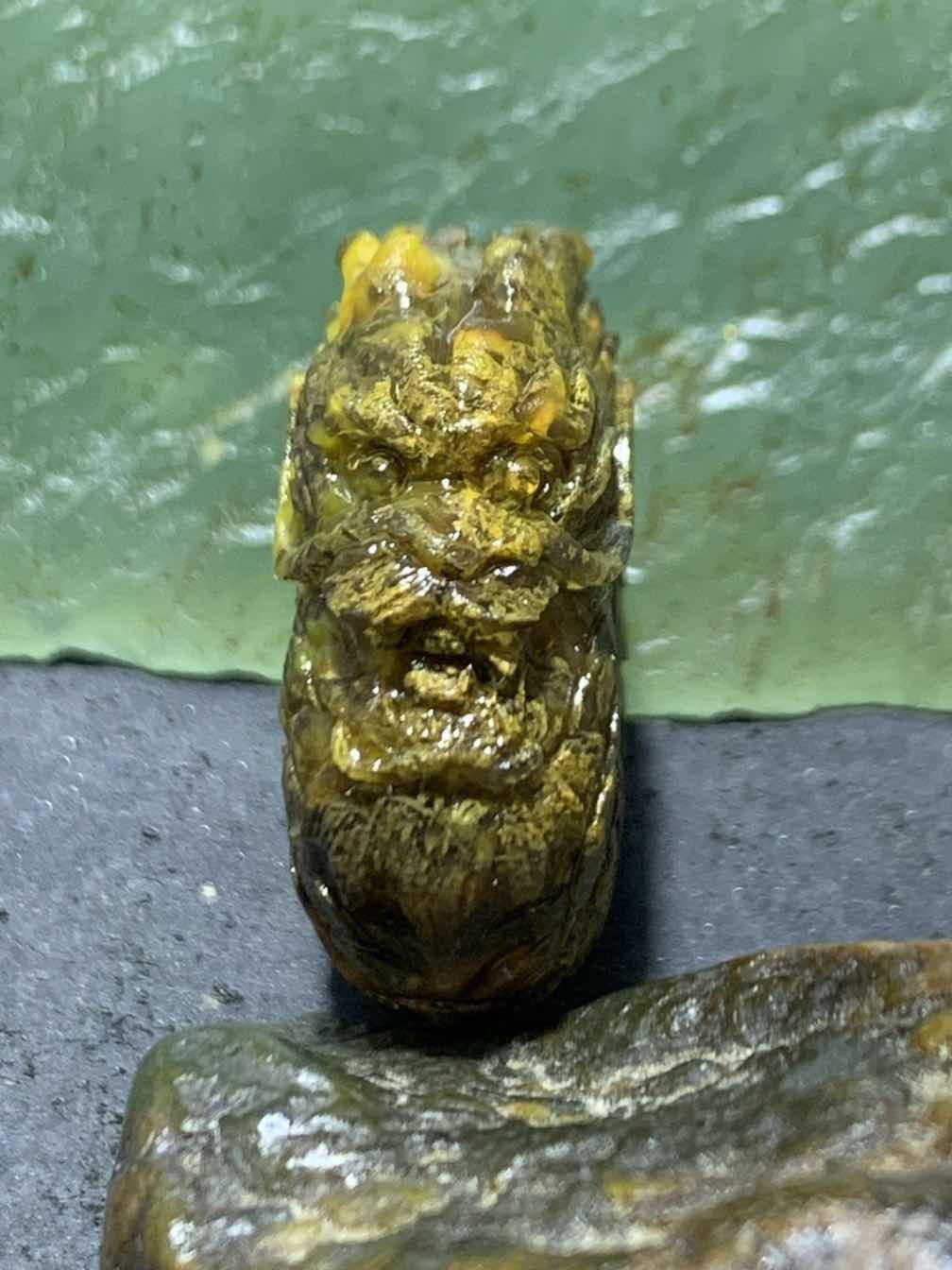 精美亚光高玉化草花纹战国红玛瑙手工雕刻龙扣一个
