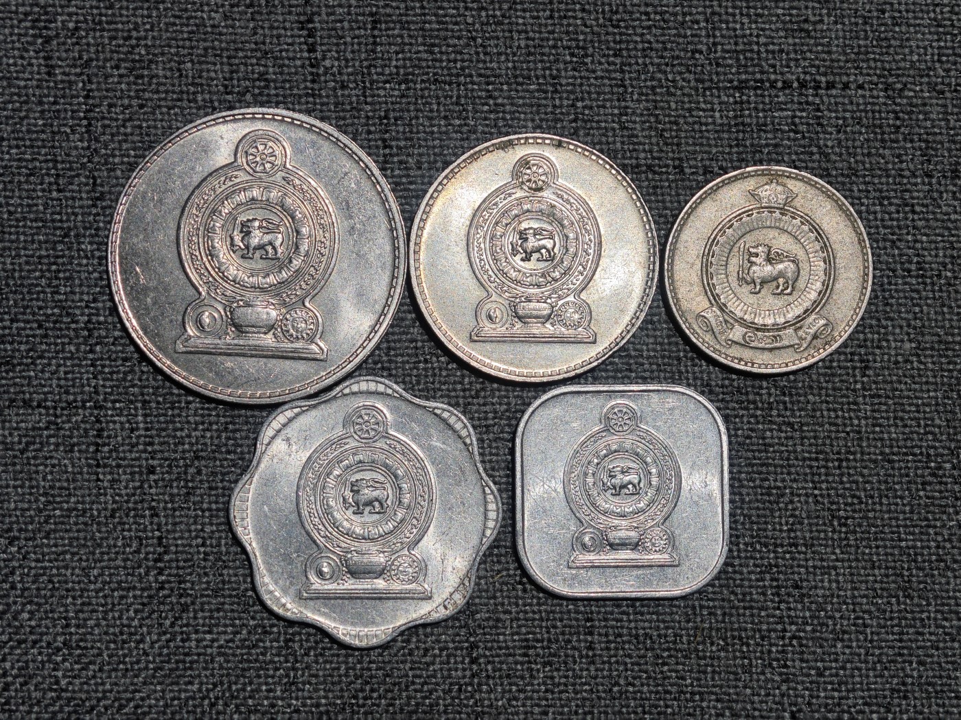 外国硬币收藏店第6期 美品斯里兰卡70年代1卢比、50、25、10、5派沙一套5枚