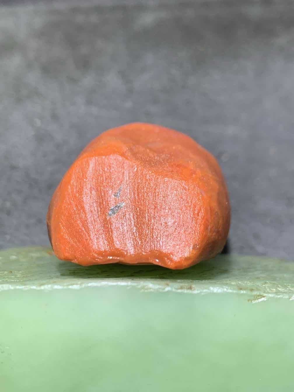 精美南红玛瑙明料原石一颗，