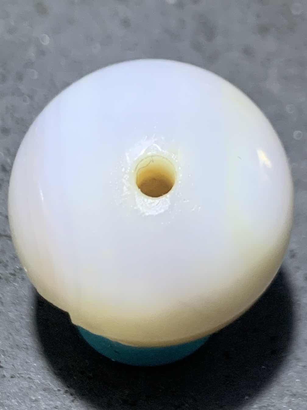 精美亚光高玉化海洋玉髓手工俏色巧雕富贵有余随形圆珠一个！