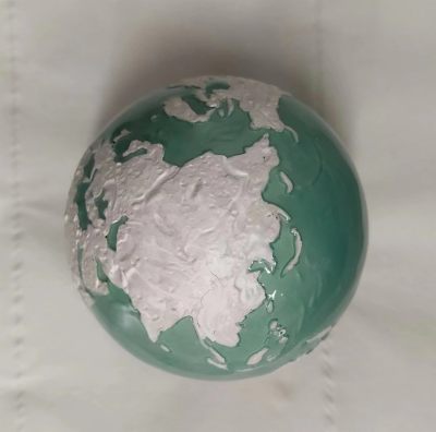  【海寧潮E】巴巴多斯2023年，冰河时代-冰封地球，3盎司、3D立体球形、珐琅彩彩色银币. 盒证全. 系列中最“高冷”的高颜值银币,热门地球系列