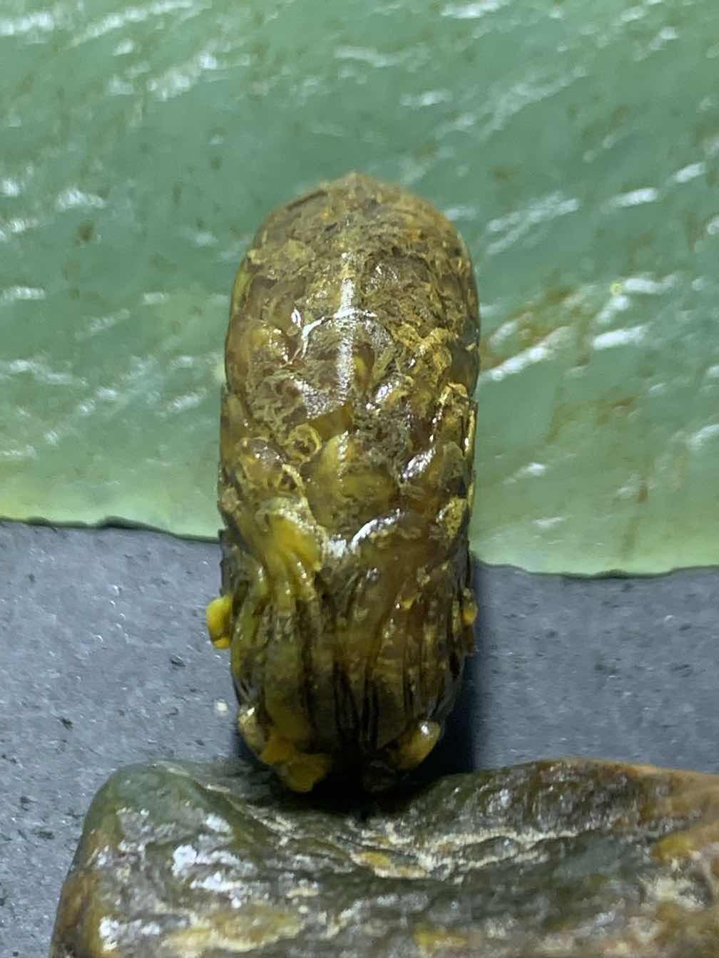 精美亚光高玉化草花纹战国红玛瑙手工雕刻龙扣一个