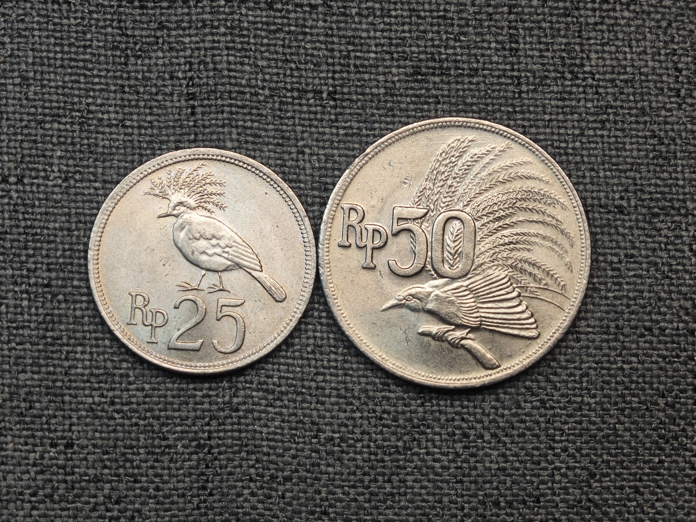 外国硬币收藏店第6期 印度尼西亚1971年鸟类50、25卢比2枚