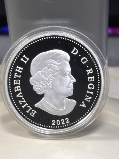 【海寧潮J】加拿大2022年女王登基70周年铂金禧年精制1加元纪念银币原盒证书