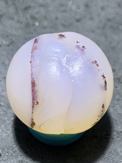 精美高玉化亚光朱砂点海洋玉髓手工俏色巧雕求佛问道意境圆珠一个 - 精美高玉化亚光朱砂点海洋玉髓手工俏色巧雕求佛问道意境圆珠一个
