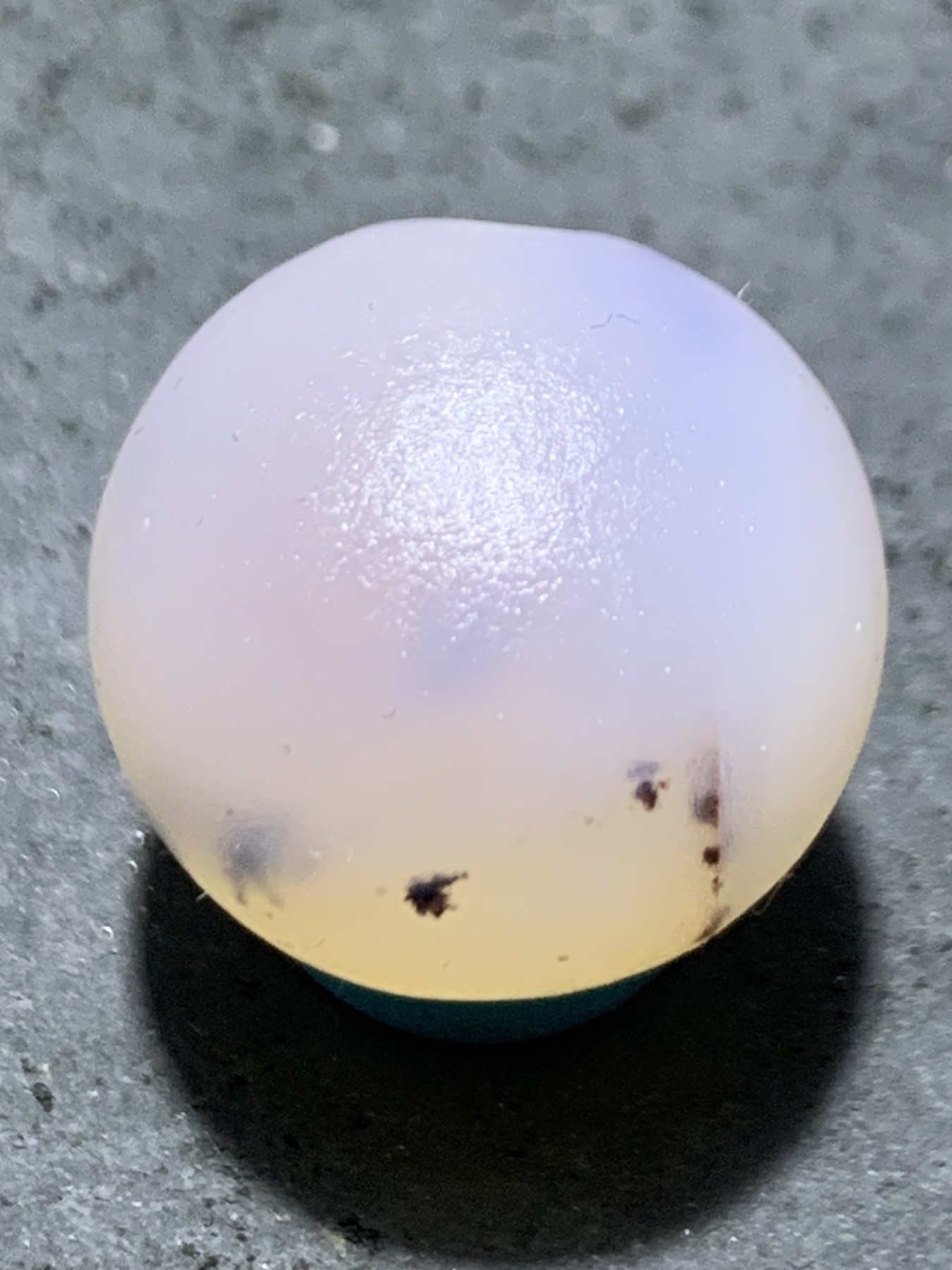 精美高玉化亚光朱砂点海洋玉髓手工俏色巧雕求佛问道意境圆珠一个
