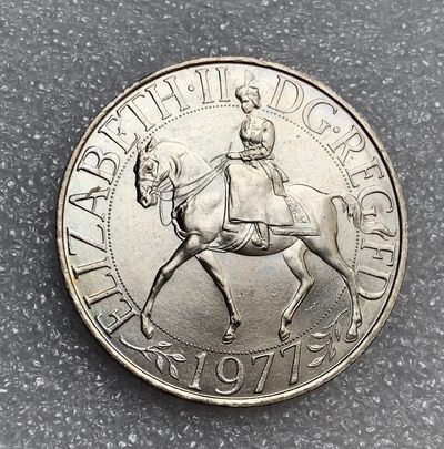 瓶子🏺第123期拍卖会  英国1977年伊丽莎白二世登基纪念币