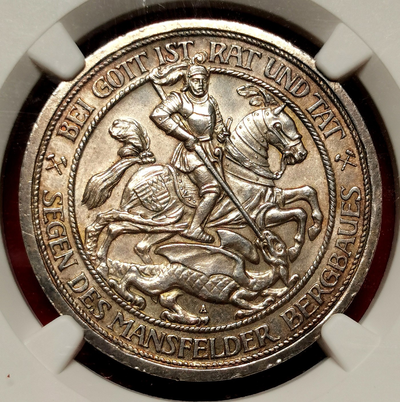 凡希万国世界钱币年度大拍第二季 NGC UNCD 1915曼斯菲尔德屠龙3马克 20世纪最稀少的马克之一，实物灰彩无肉眼可见瑕疵。