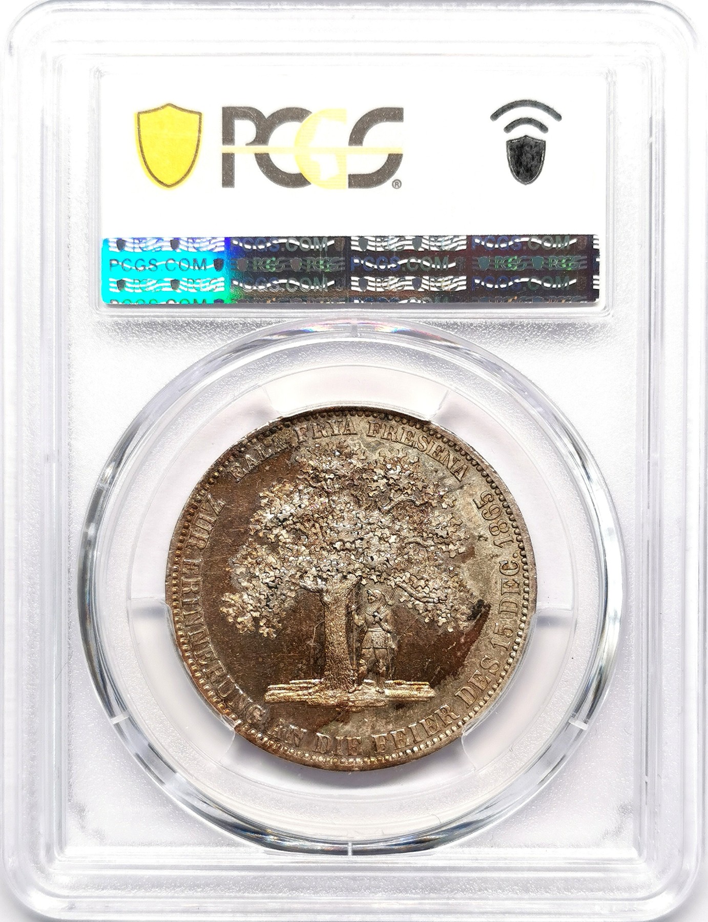 凡希万国世界钱币年度大拍第二季 PCGS MS62 1865年德国汉诺威自由的弗里斯兰人民橡树纪念1泰勒 2000枚的发行量注定了不平凡的品质 此枚金红色包浆裹身 镜面底板 收藏品质
