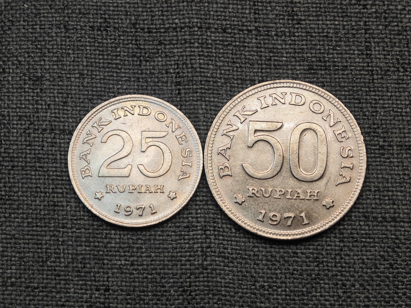 外国硬币收藏店第6期 印度尼西亚1971年鸟类50、25卢比2枚