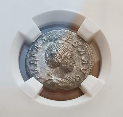 瓶子🏺第123期拍卖会  古罗马狄纳里银币朱莉娅·梅依沙 公元218-220年 2.19克