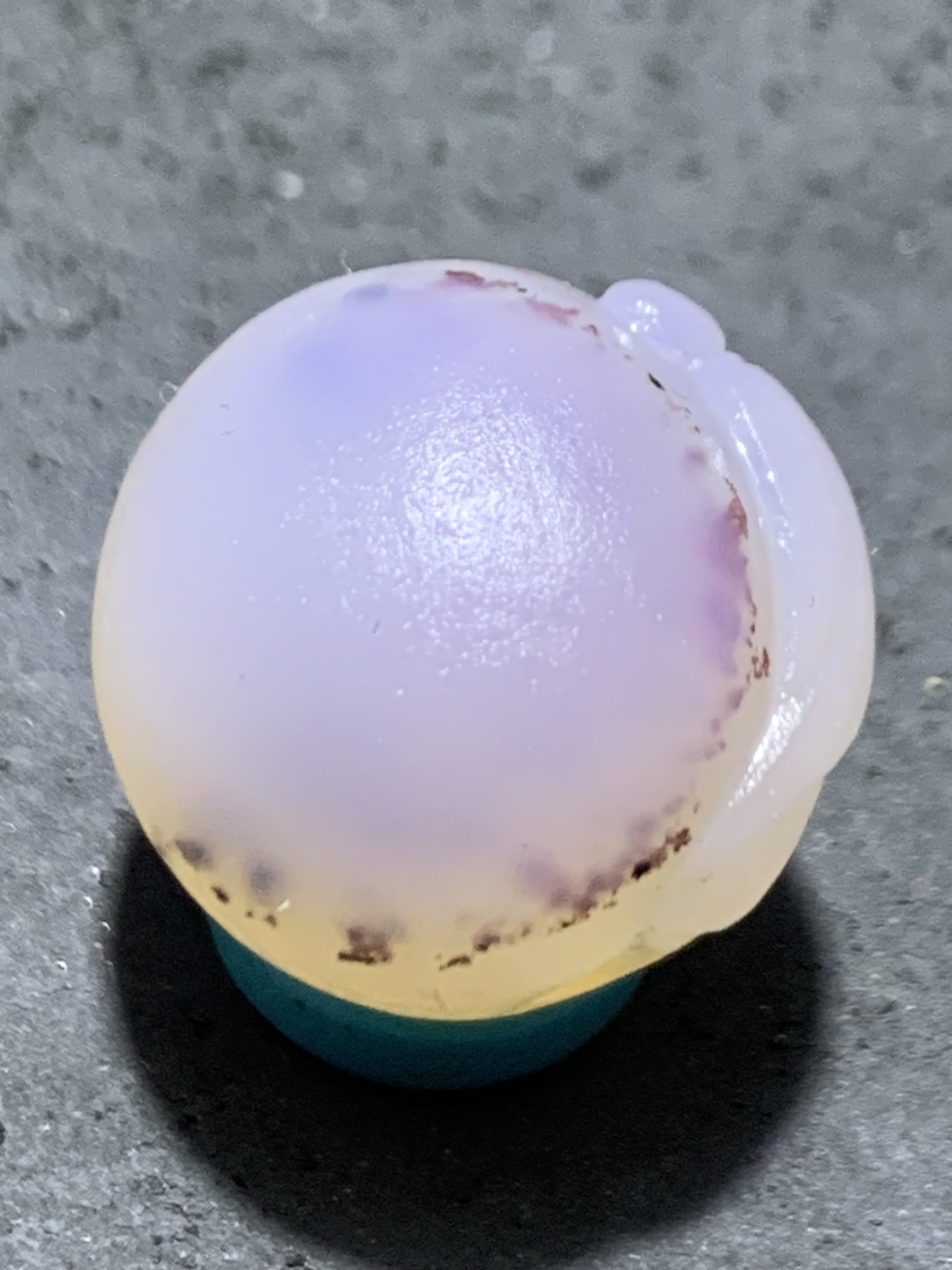 精美高玉化亚光朱砂点海洋玉髓手工俏色巧雕求佛问道意境圆珠一个