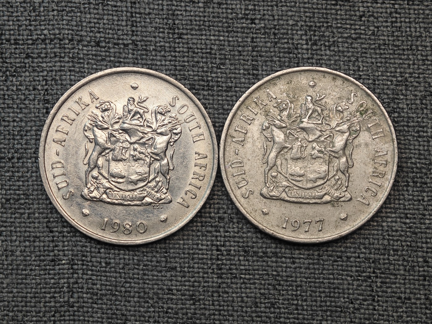 外国硬币收藏店第6期 南非老版花朵20分2枚