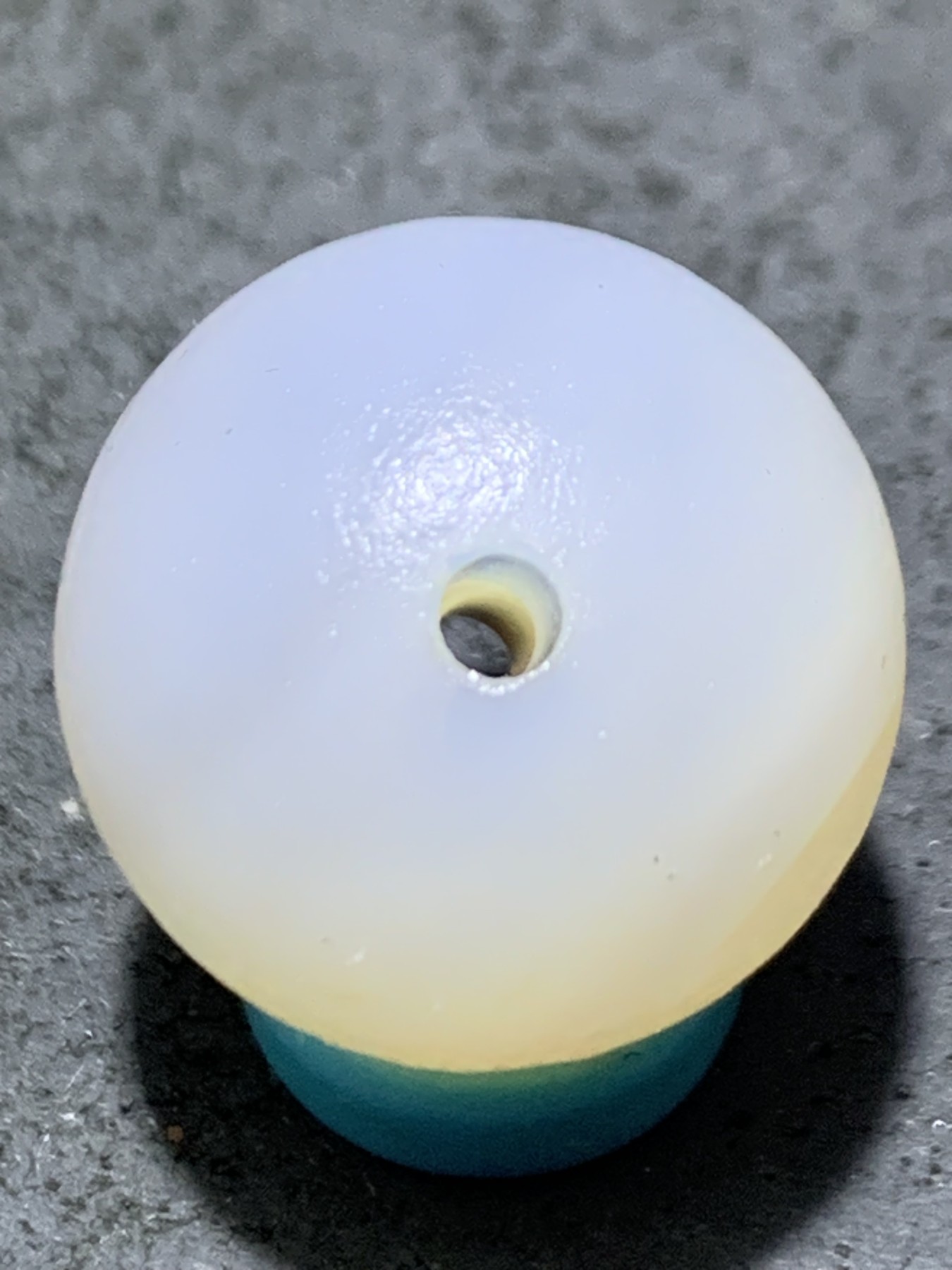 精美高玉化亚光海洋玉髓手工俏色巧雕富贵有鱼意境圆珠一个！