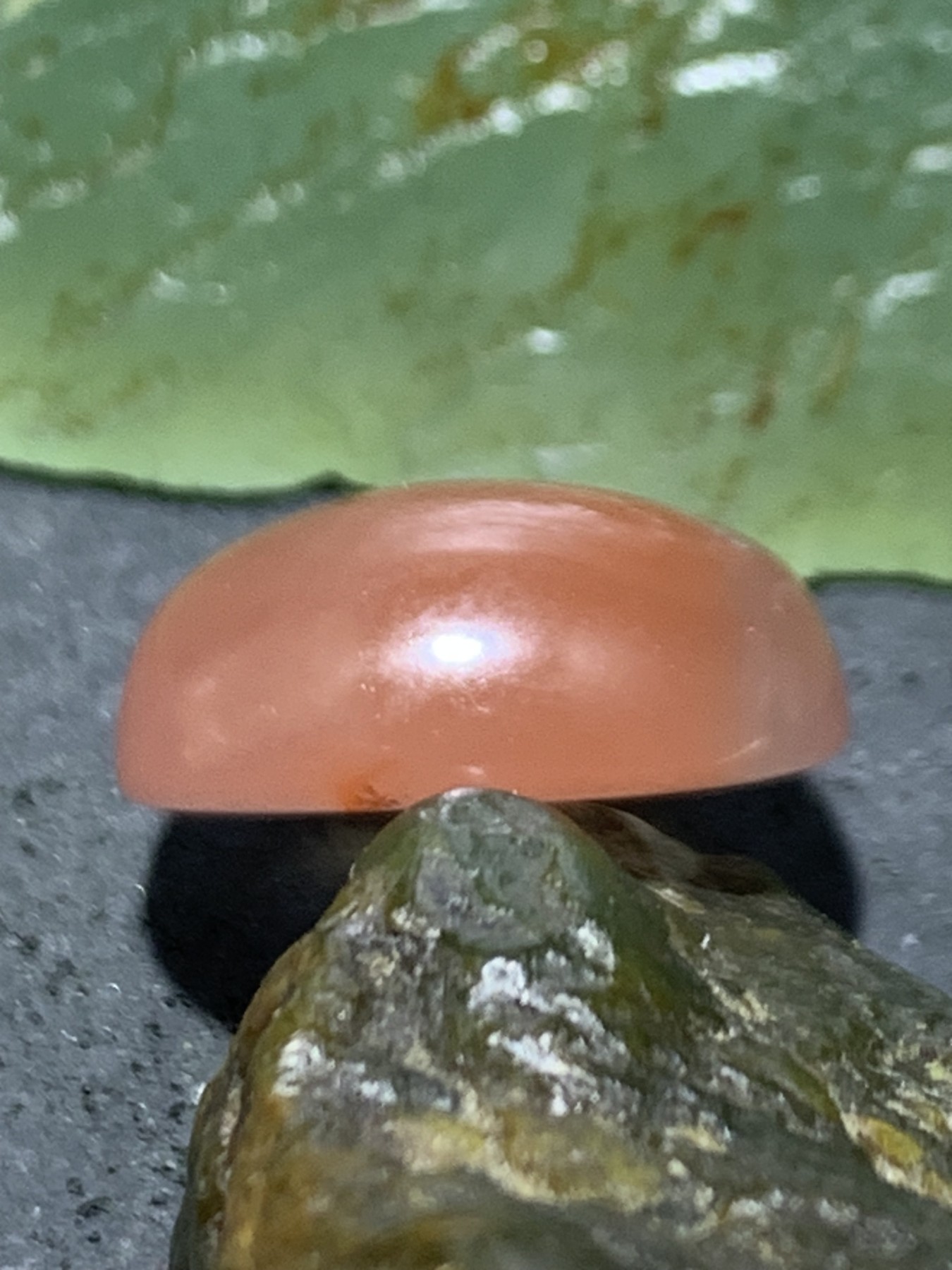 精美南红玛瑙荔枝冻飘朱砂戒面一个，