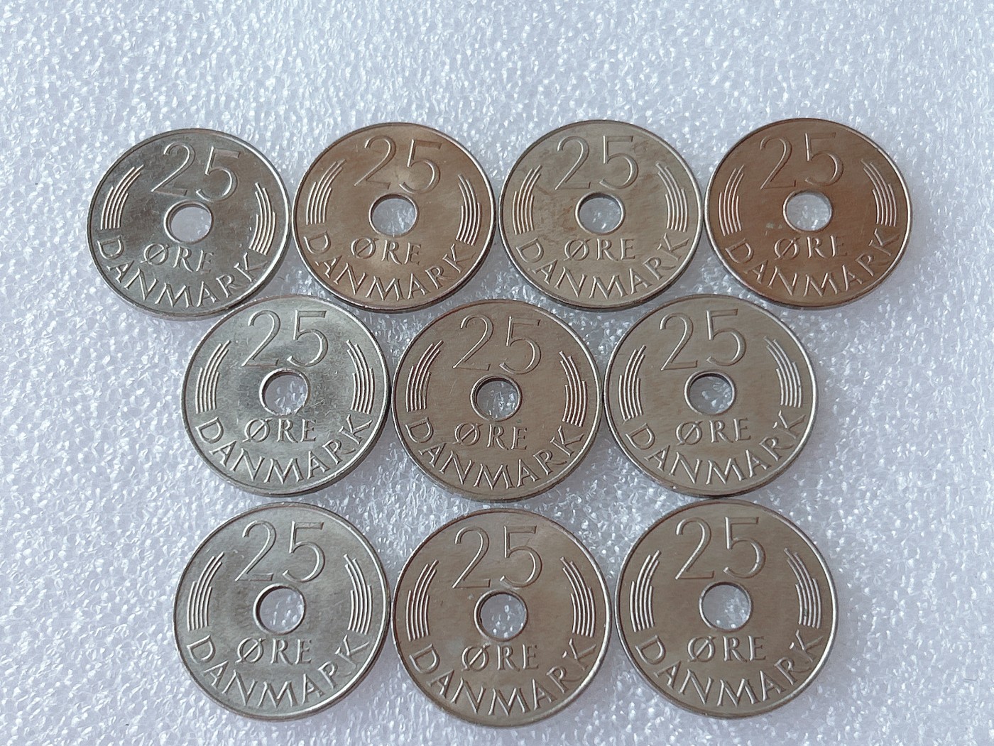 全场一元起拍 世界散币、银币专场 第51期 丹麦25欧尔圆孔异形币 10枚