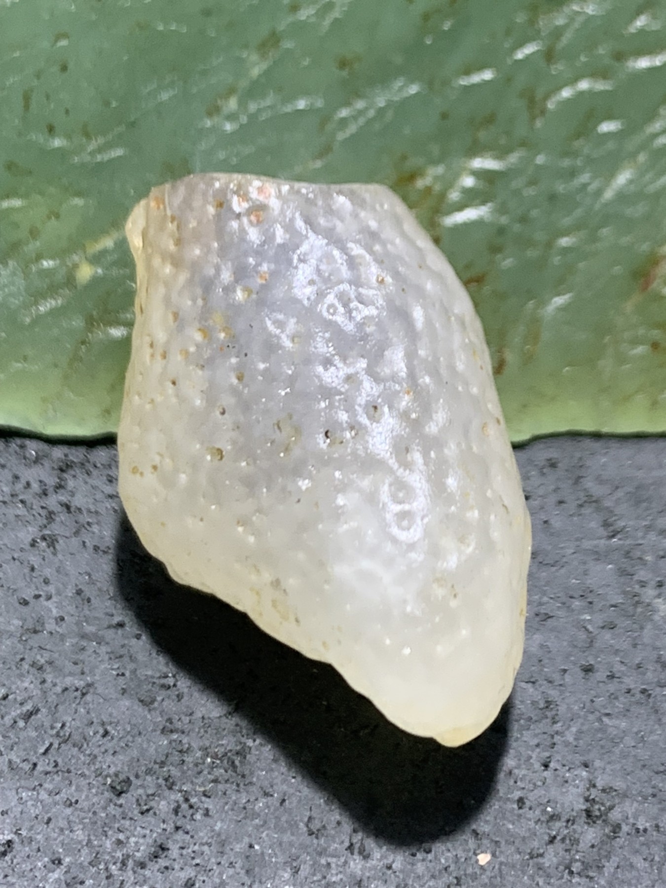精美天然戈壁麻皮白玛瑙包石，原石一颗，