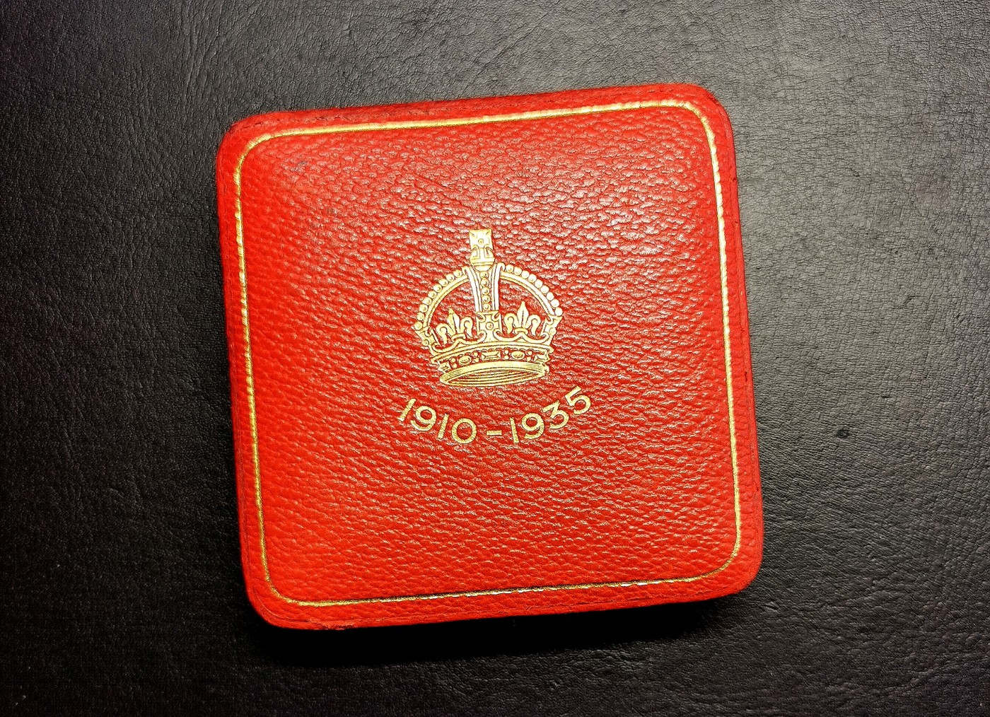 凡希万国世界钱币年度大拍第二季 英国乔治五世在位纪念大银章 品相完美附原盒！