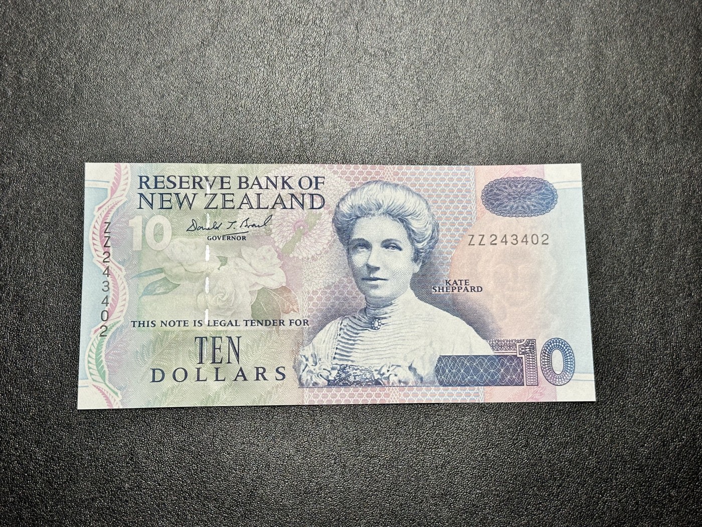 《外钞收藏家》第三百二十六期（连拍第三场） 新西兰10元 纸币版 全新UNC 补号