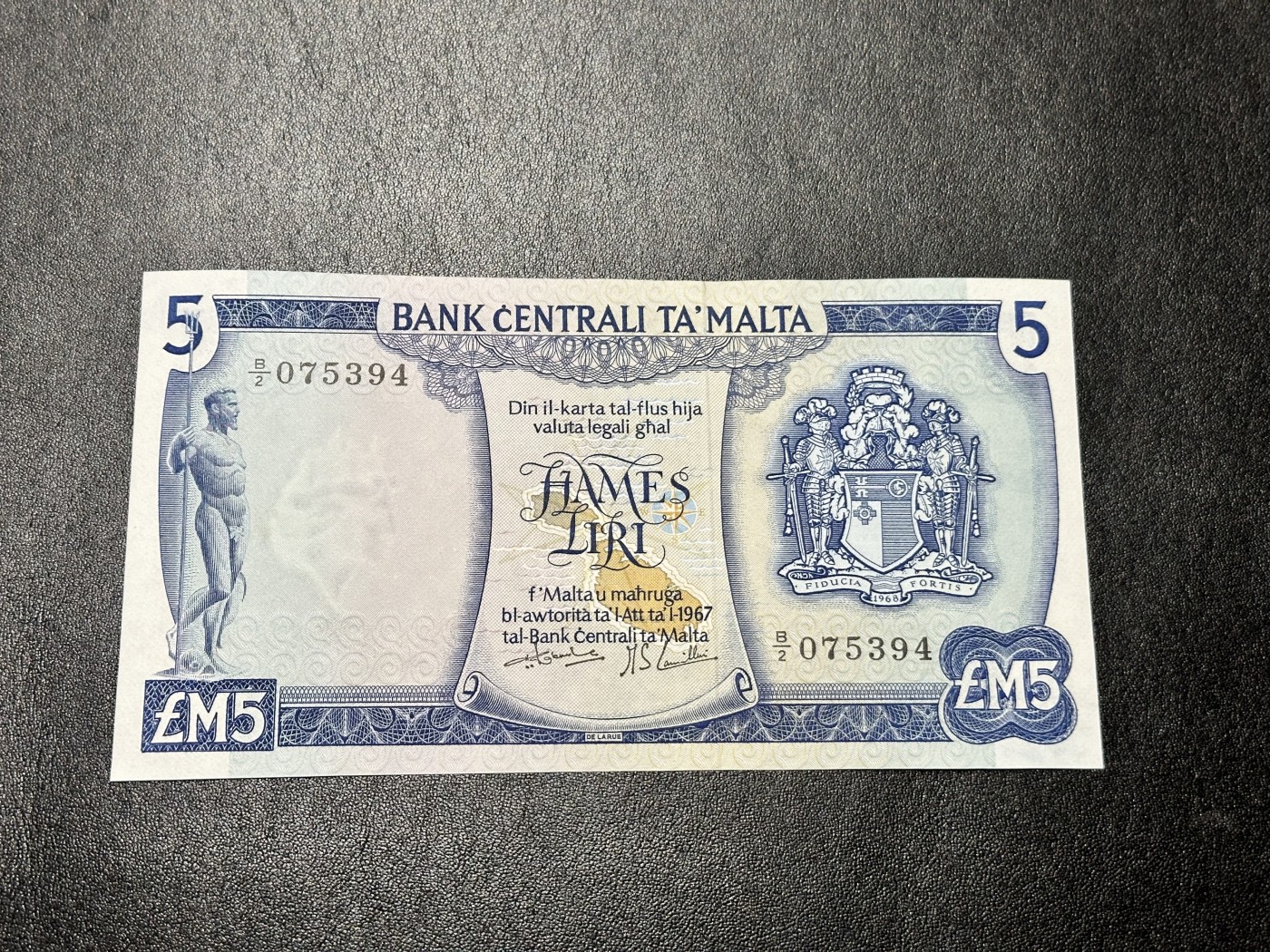 《外钞收藏家》第三百二十六期（连拍第三场） 1967年马耳他5镑 全新UNC 经典彩背代表作